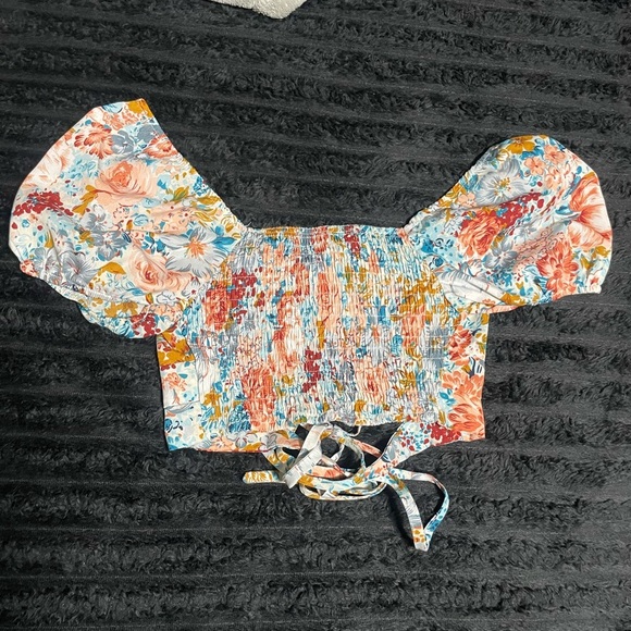 SHEIN Floral Puff Sleeve Crop Top with Tie Front - Picture 6 of 6